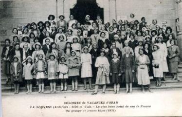 1 vue  - Colonies de vacances d\'Oran, un groupe de jeunes filles (1931) (ouvre la visionneuse)